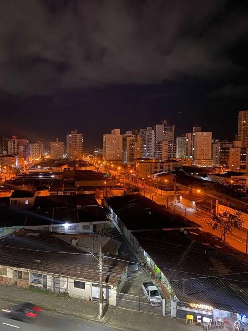 Nosso Cantinho A 700m Do Mar, Com Wi-fi E Estacionamento Coberto