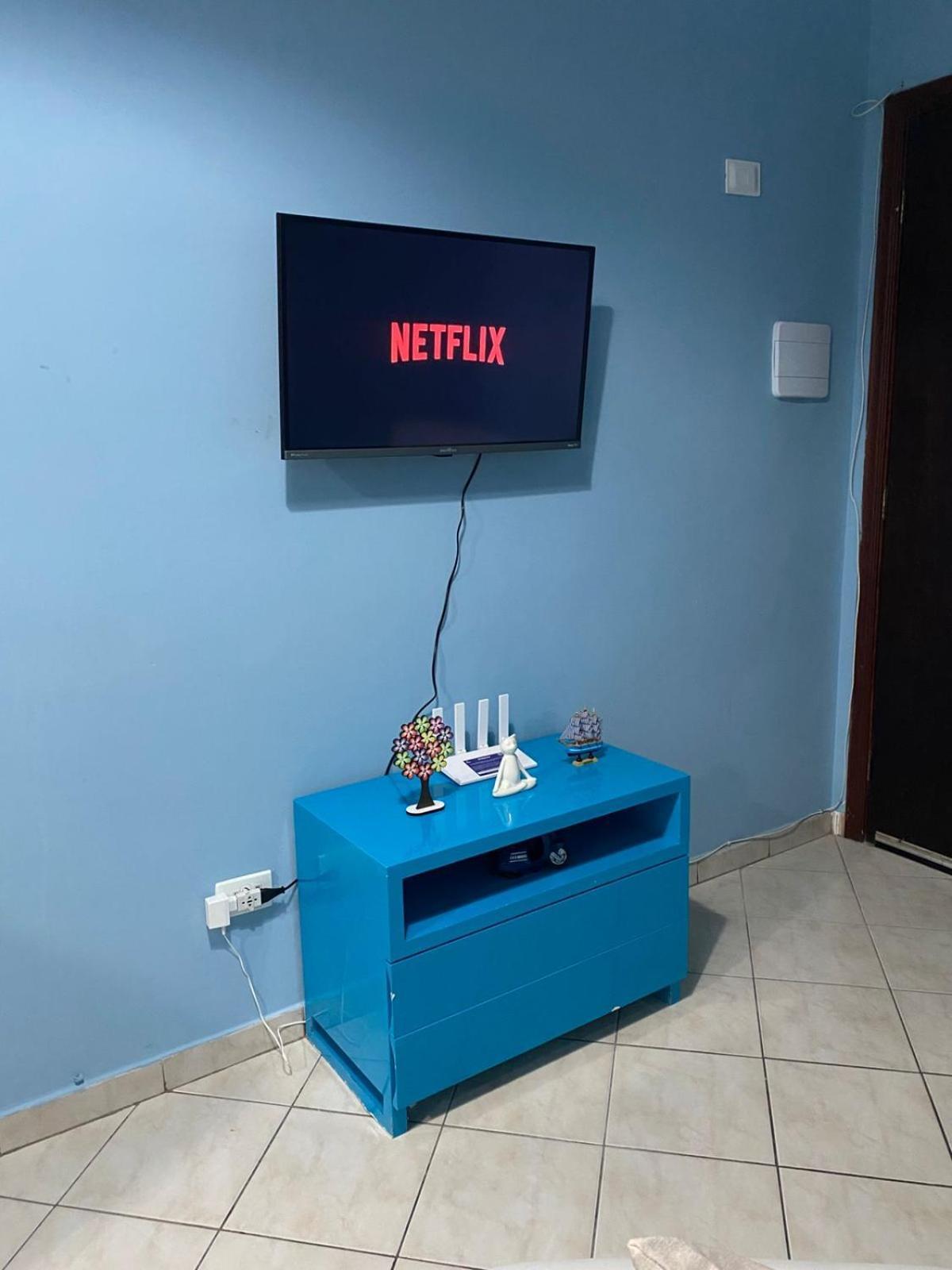 Apartamento Nosso Cantinho A 700m Do Mar, Com Wi-fi E Estacionamento Coberto Praia Grande (Santos)